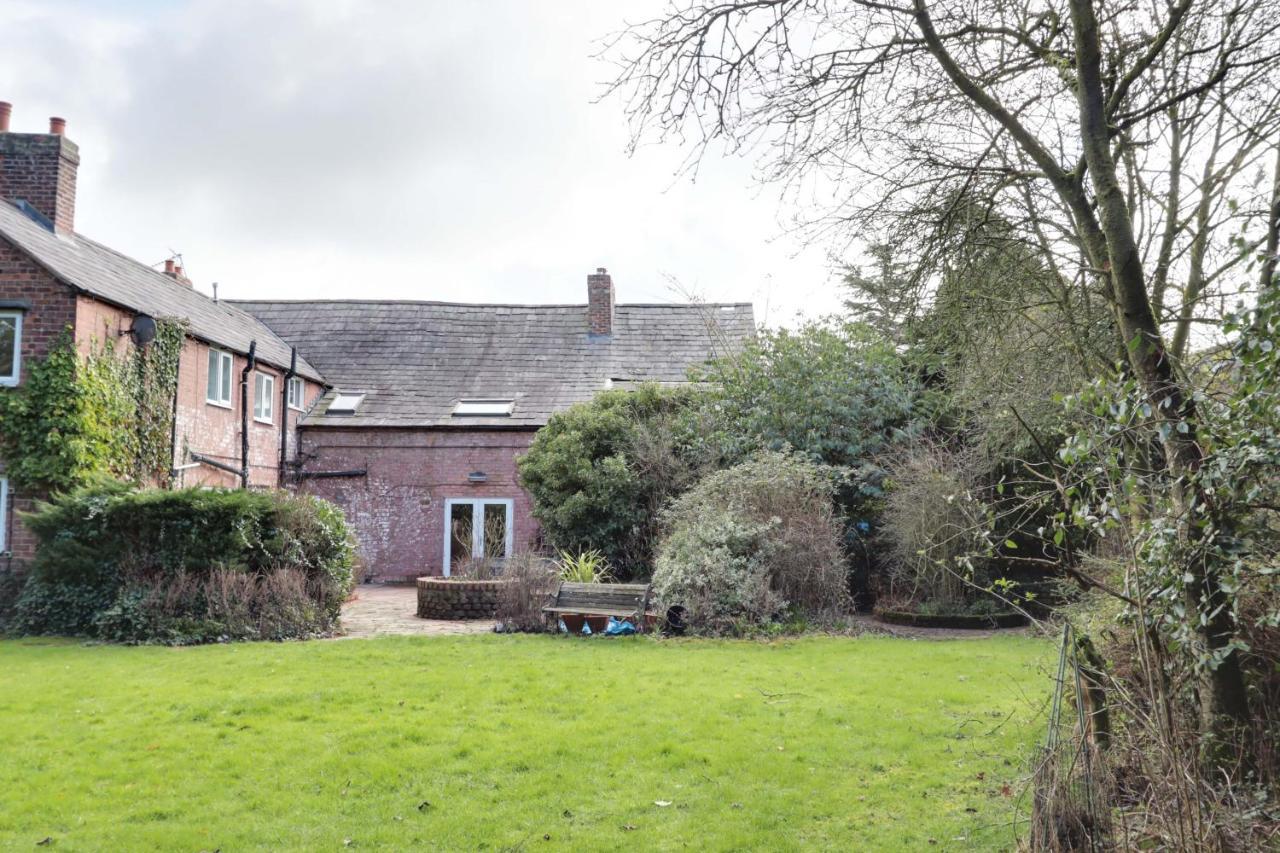 Bretton House Farm Retreat Villa Chester Exterior photo